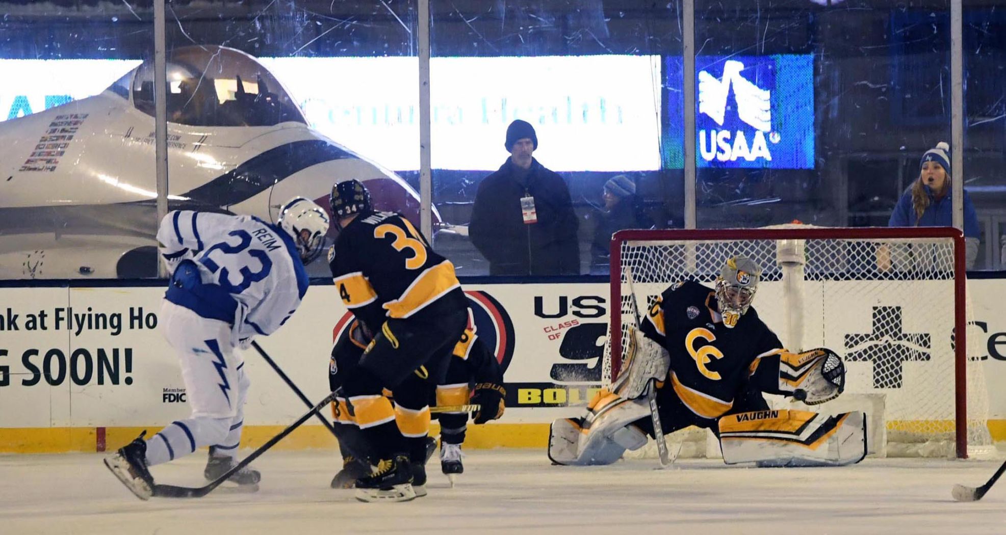 021820-s-hockey 01.JPG